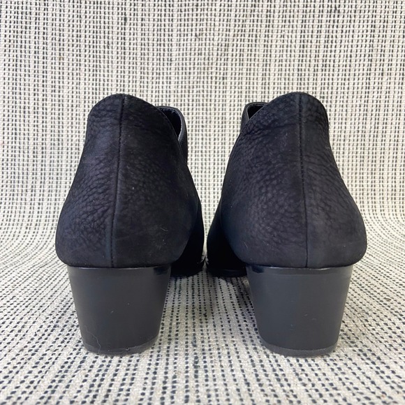 Antonio Melani Black Leather Ankle Booties Sz 10 Heel Minimalist Western Basics - Picture 4 of 10
